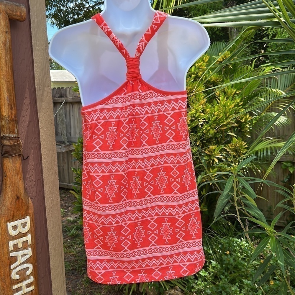 Poof A fun orange and white top. Straps come together and back in a Y shape - Picture 5 of 11